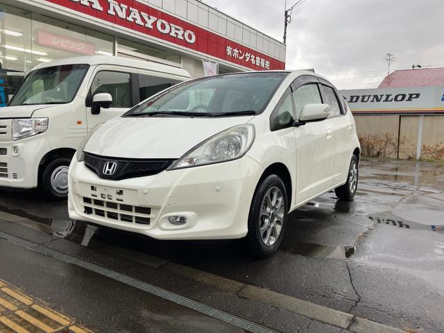 フィット L 4WD スマートキー TV付ナビ バックカメラ ETC(3枚目)