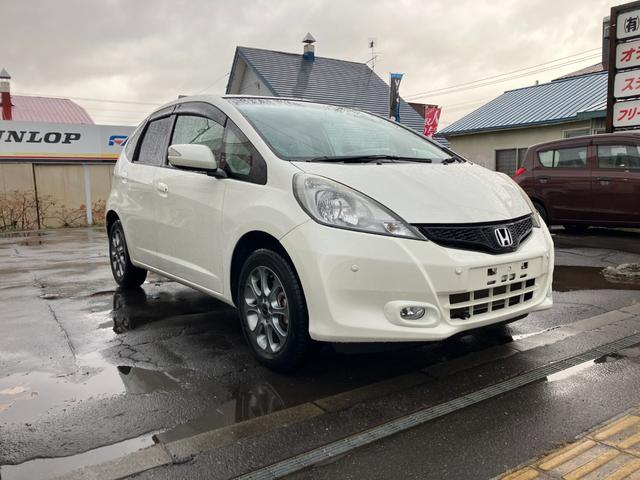 フィット L 4WD スマートキー TV付ナビ バックカメラ ETC(5枚目)