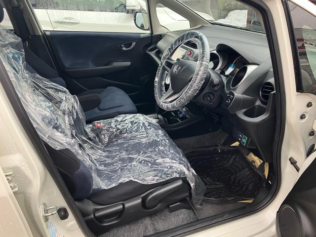 フィット L 4WD スマートキー TV付ナビ バックカメラ ETC(12枚目)