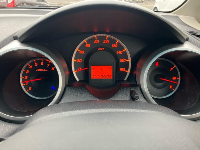 フィット L 4WD スマートキー TV付ナビ バックカメラ ETC(14枚目)