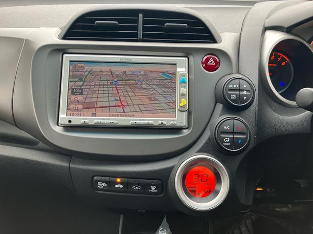 フィット L 4WD スマートキー TV付ナビ バックカメラ ETC(15枚目)
