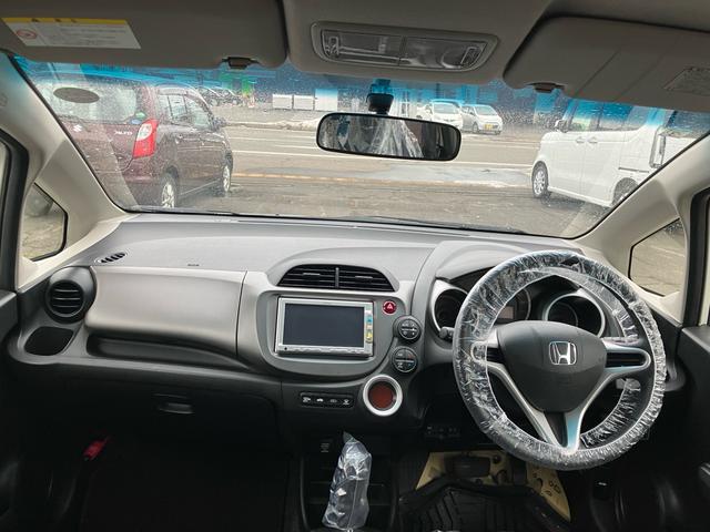 フィット L 4WD スマートキー TV付ナビ バックカメラ ETC(30枚目)