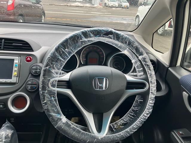 フィット L 4WD スマートキー TV付ナビ バックカメラ ETC(31枚目)