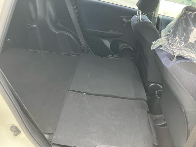 フィット L 4WD スマートキー TV付ナビ バックカメラ ETC(32枚目)