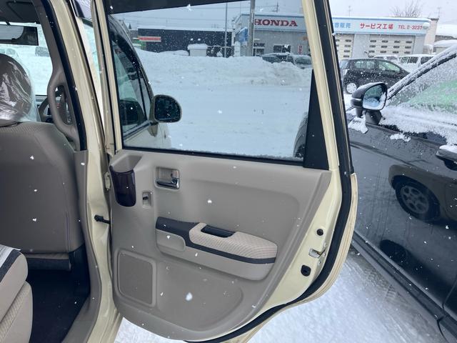 ライフ Ｇスマートプラス　４ＷＤ　スマートキー　ナビ付　ＡＢＳ　エアバック（18枚目）
