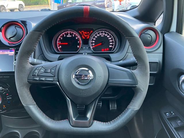ノート 　１．６　ＮＩＳＭＯ　Ｓ　純正アルミホイール　ＥＴＣ　ナビ（ＴＶ）　フロントフォグランプ　プッシュスタート（13枚目）