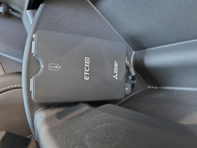 シボレーカマロ ファイナルエディション　５０台限定車　レカロシート　デジタルインナーミラー　バックカメラ　ＢＯＳＥ　ステアリングヒーター　シートヒーター　純正２０インチアルミ　ＥＴＣ　ＢＳＭ　カープレイ（20枚目）