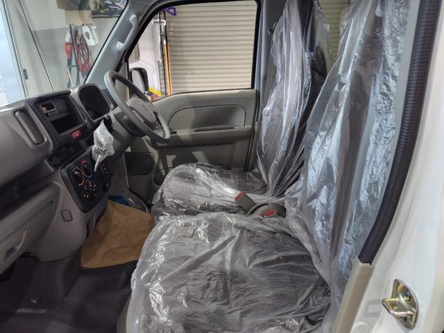 エブリイ ＰＡリミテッド　届出済未使用車　デュアルカメラブレーキサポート　リアパーキングセンサー　切替式４ＷＤ　レーンアシスト　アイドリングストップ　パワーウィンドウ　横滑り防止装置　マニュアルエアコン　オートライト（16枚目）