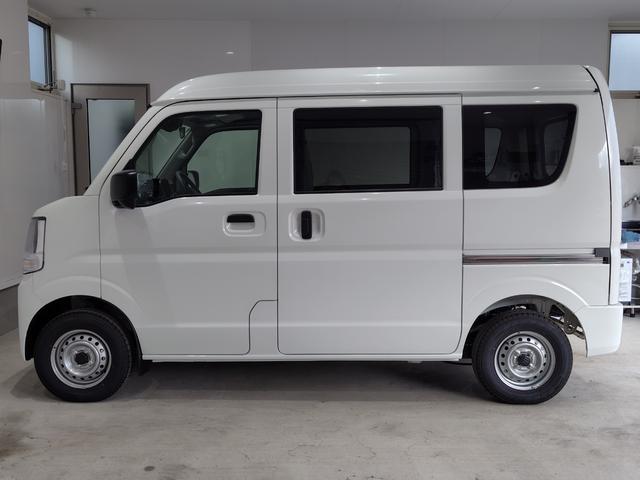 エブリイ ＰＡリミテッド　届出済未使用車　デュアルカメラブレーキサポート　リアパーキングセンサー　切替式４ＷＤ　レーンアシスト　アイドリングストップ　パワーウィンドウ　横滑り防止装置　マニュアルエアコン　オートライト（23枚目）