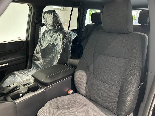 ランドクルーザー２５０ ＧＸ　登録済未使用車　純正８インチナビ・フルセグＴＶ　パノラミックビューモニター　純正フロアマット　ＬＥＤヘッドライト　フォグランプ　オートハイビーム　レーダークルーズコントロール　ＥＴＣ２．０（29枚目）