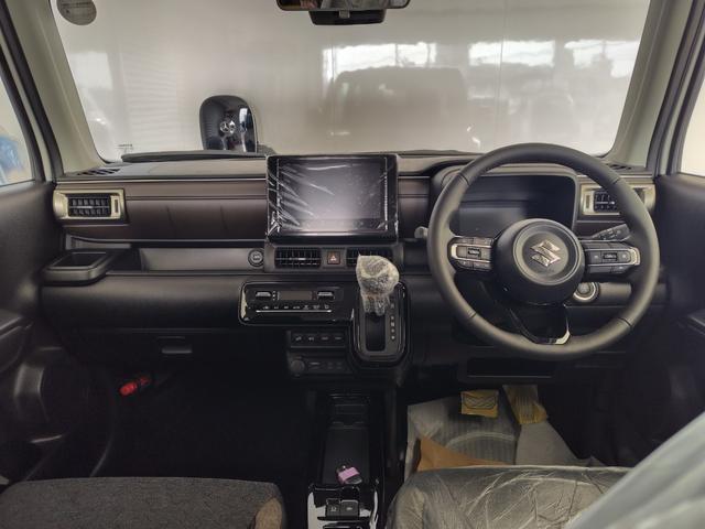 クロスビー ハイブリッドＭＺ　登録済未使用車　全方位モニター付きメモリーナビ　両席シートヒーター　オートライト　ＬＥＤヘッドランプ　横滑り防止装置　アイドリングストップ　衝突軽減システム　スズキコネクト対応　純正１６インチＡＷ（5枚目）