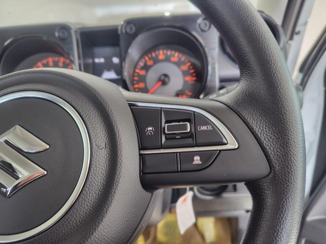 ジムニー ＸＧ　４ＷＤ　届出済み未使用車　衝突軽減システム　ダウンヒルアシスト　アイドリングストップ　エアコン　キーレスエントリー　オートライト　盗難防止システム　エアバック　ＡＢＳ（9枚目）