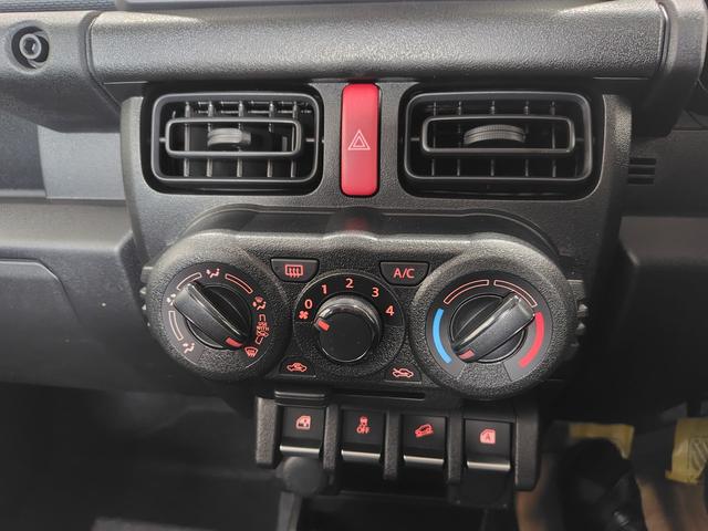 ジムニー ＸＧ　４ＷＤ　届出済み未使用車　衝突軽減システム　ダウンヒルアシスト　アイドリングストップ　エアコン　キーレスエントリー　オートライト　盗難防止システム　エアバック　ＡＢＳ（12枚目）