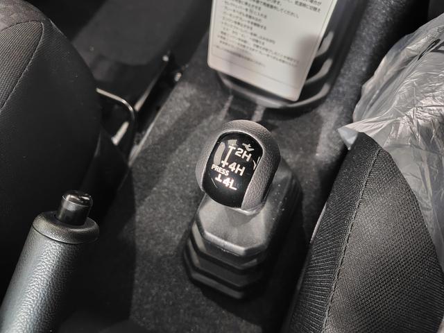 ジムニー ＸＧ　４ＷＤ　届出済み未使用車　衝突軽減システム　ダウンヒルアシスト　アイドリングストップ　エアコン　キーレスエントリー　オートライト　盗難防止システム　エアバック　ＡＢＳ（15枚目）