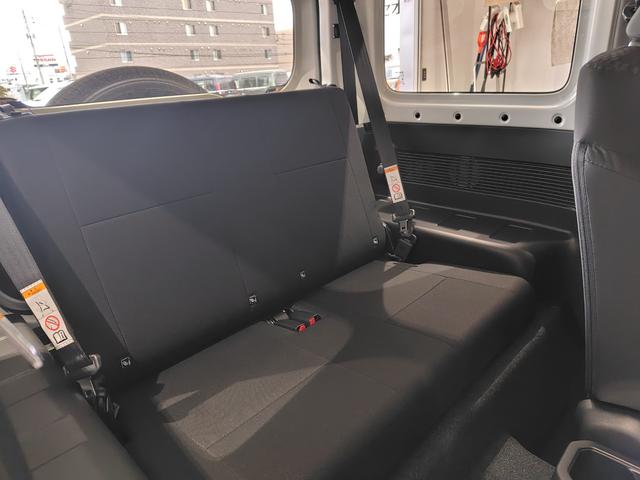 ジムニー ＸＧ　４ＷＤ　届出済み未使用車　衝突軽減システム　ダウンヒルアシスト　アイドリングストップ　エアコン　キーレスエントリー　オートライト　盗難防止システム　エアバック　ＡＢＳ（18枚目）