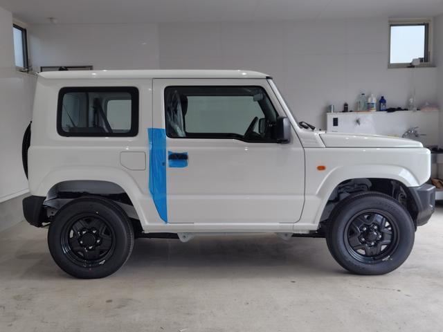 ジムニー ＸＧ　４ＷＤ　届出済み未使用車　衝突軽減システム　ダウンヒルアシスト　アイドリングストップ　エアコン　キーレスエントリー　オートライト　盗難防止システム　エアバック　ＡＢＳ（29枚目）