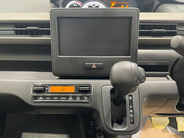ワゴンR FX 登録済未使用車 スズキセーフティサポート スマートキー プッシュスタート オートエアコン シートヒーター クリアランスソナー 横滑り防止装置(9枚目)