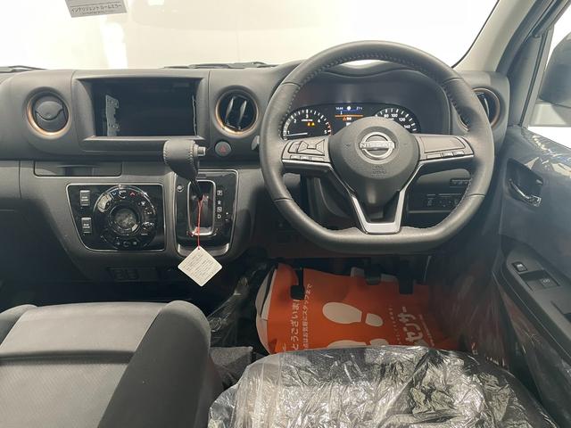 キャラバン ロンググランドプレミアムGX 4WD 登録済未使用車 寒冷地仕様 ワンタッチオートスライドドア(助手席側) スクラッチシールド アラウンドビューモニター シートヒーター LEDヘッドランプ インテリジェントルームミラー(4枚目)