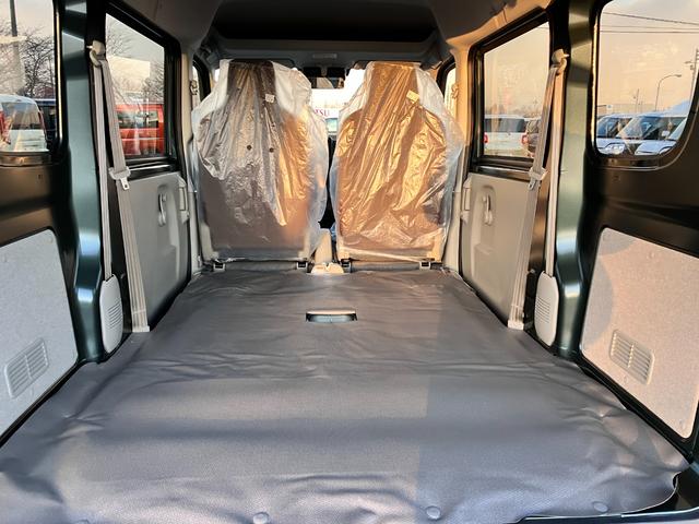 エブリイ ＰＡリミテッド　届出済み未使用車　デュアルカメラブレーキサポート　パートタイム４ＷＤ　キーレスエントリー　両側スライドドア　クリアランスソナー　オートライト　オートハイビーム　スピーカー付きラジオ（20枚目）