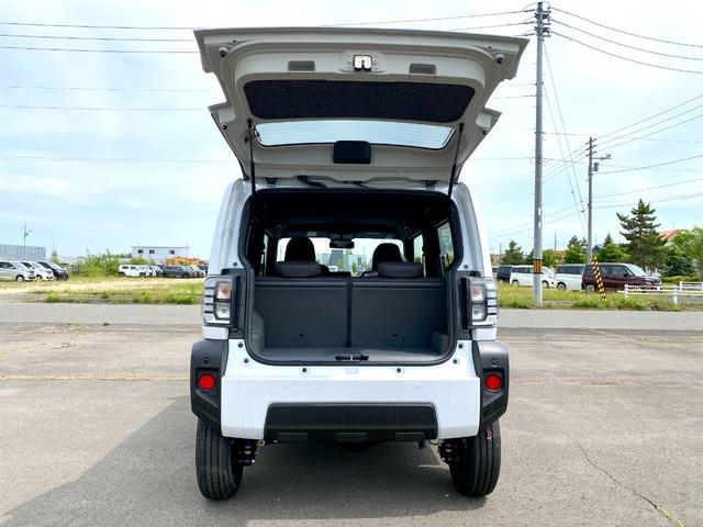 タフト Ｘ　届出済み未使用車　スマートアシスト　ＬＥＤヘッドライト　オートライト　オートハイビーム　電動パーキングブレーキ　ブレーキホールド　アイドリングストップ　ガラスルーフ　オーディオレス　４ＷＤ（9枚目）