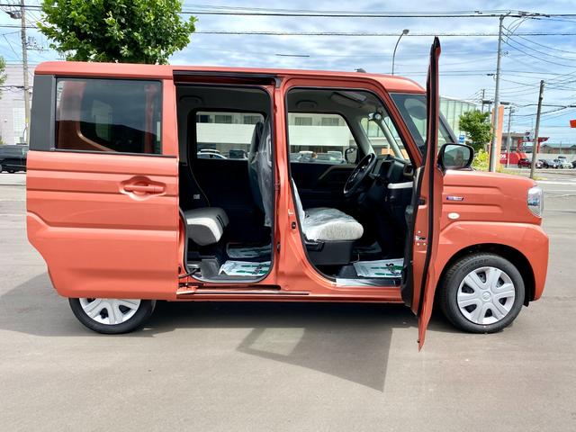 スペーシア ハイブリッドＧ　届出済み未使用車　両側スライドドア　デュアルセンサーブレーキサポートＩＩ　ＬＥＤヘッドライト　オートライト　オートハイビーム　クリアランスソナー　アイドリングストップ　フルタイム４ＷＤ（13枚目）