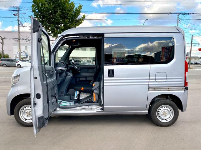 Ｎ－ＶＡＮ Ｇ・ホンダセンシング　衝突被害軽減ブレーキ　キーレスエントリー　オートクルーズコントロール　両側スライドドア　ピラーレス　ハロゲンヘッドライト　スピーカー付きラジオ　オートエアコン　横滑り防止　オートエアコン（5枚目）