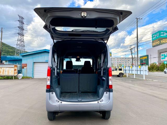 Ｎ－ＶＡＮ Ｇ・ホンダセンシング　衝突被害軽減ブレーキ　キーレスエントリー　オートクルーズコントロール　両側スライドドア　ピラーレス　ハロゲンヘッドライト　スピーカー付きラジオ　オートエアコン　横滑り防止　オートエアコン（9枚目）