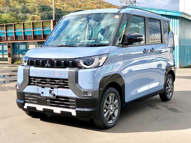 デリカミニ T プレミアム 届出済み未使用車 E-Assist 両側電動スライドドア アダプティブクルーズコントロール ルーフレール マイルドハイブリッド 全方位カメラ LEDヘッドライト ステアリングヒーター フルタイム4WD(3枚目)