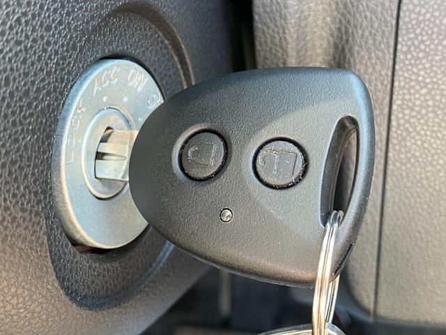 国交省の代わりに車検認定ができる「陸運局指定工場」の資格をもっており、熟練の整備士や国家資格を持った整備士が揃ってます！