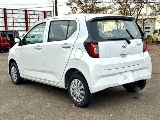 ミライース Ｌ　ＳＡＩＩＩ　届出済み未使用車　スマートアシスト　キーレスエントリー　クリアランスソナー　オーディオレス　アイドリングストップ　横滑り防止　ハロゲンヘッドライト　オートライト　オートハイビーム　フルタイム４ＷＤ（7枚目）