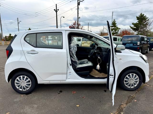 ミライース Ｌ　ＳＡＩＩＩ　届出済み未使用車　スマートアシスト　キーレスエントリー　クリアランスソナー　オーディオレス　アイドリングストップ　横滑り防止　ハロゲンヘッドライト　オートライト　オートハイビーム　フルタイム４ＷＤ（12枚目）