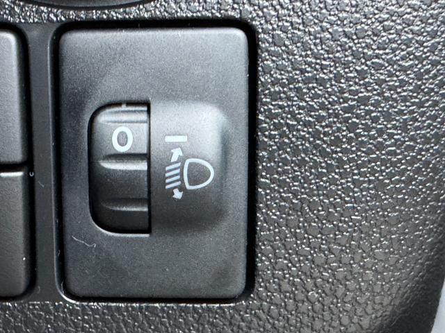 ミライース Ｌ　ＳＡＩＩＩ　届出済み未使用車　スマートアシスト　キーレスエントリー　クリアランスソナー　オーディオレス　アイドリングストップ　横滑り防止　ハロゲンヘッドライト　オートライト　オートハイビーム　フルタイム４ＷＤ（31枚目）