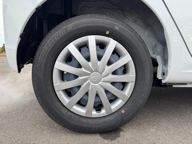 ミライース Ｌ　ＳＡＩＩＩ　届出済み未使用車　スマートアシスト　キーレスエントリー　クリアランスソナー　オーディオレス　アイドリングストップ　横滑り防止　ハロゲンヘッドライト　オートライト　オートハイビーム　フルタイム４ＷＤ（43枚目）