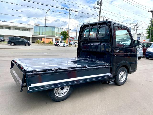 キャリイトラック KCエアコン・パワステ 届出済み未使用車 キーレスエントリー パートタイム4WD ハロゲンヘッドライト オートライト 純正スピーカー付きラジオ スチールホイール クリアランスソナー(14枚目)