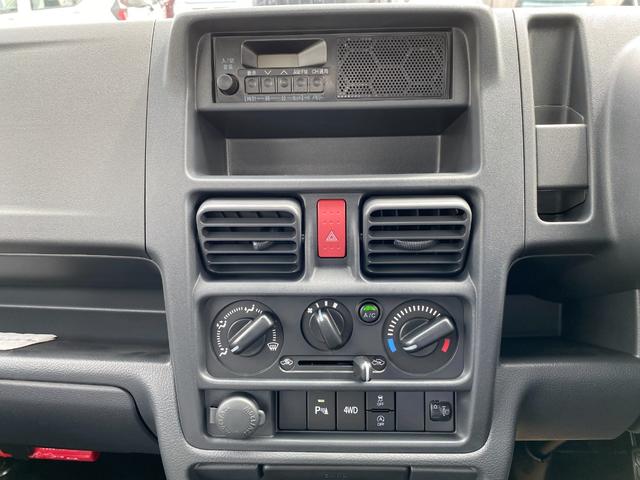 キャリイトラック KCエアコン・パワステ 届出済み未使用車 キーレスエントリー パートタイム4WD ハロゲンヘッドライト オートライト 純正スピーカー付きラジオ スチールホイール クリアランスソナー(24枚目)