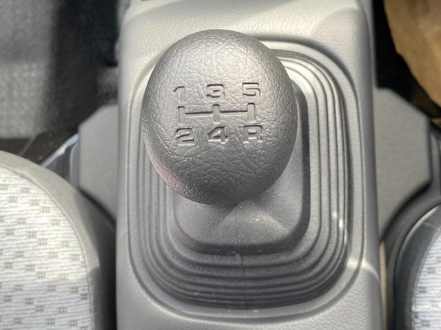 キャリイトラック KCエアコン・パワステ 届出済み未使用車 キーレスエントリー パートタイム4WD ハロゲンヘッドライト オートライト 純正スピーカー付きラジオ スチールホイール クリアランスソナー(33枚目)