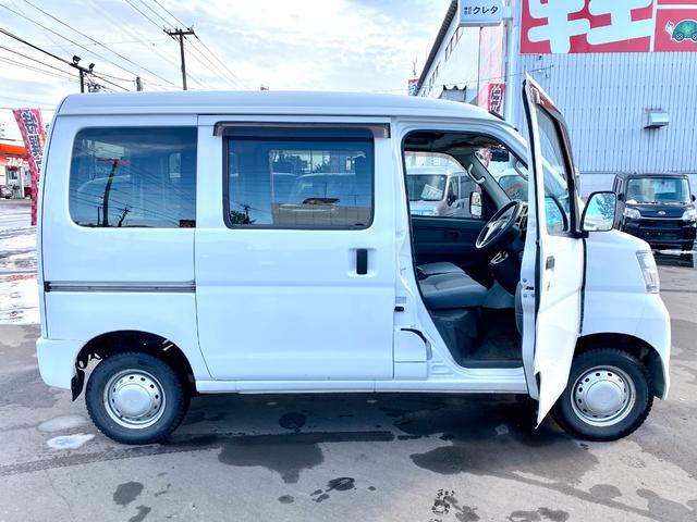ハイゼットカーゴ ＤＸ　キーレスエントリー　両側スライドドア　ハロゲンヘッドライト　パートタイム４ＷＤ　純正スピーカー付きラジオ　パワーステアリング　パワーウインドウ　マニュアルエアコン（12枚目）