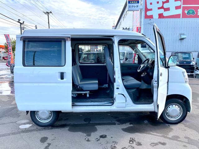 ハイゼットカーゴ ＤＸ　キーレスエントリー　両側スライドドア　ハロゲンヘッドライト　パートタイム４ＷＤ　純正スピーカー付きラジオ　パワーステアリング　パワーウインドウ　マニュアルエアコン（13枚目）