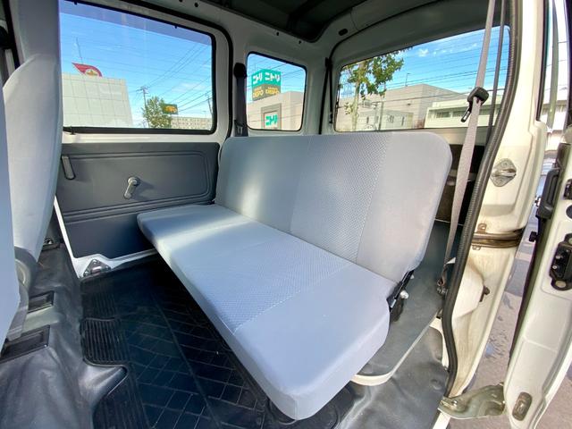 ハイゼットカーゴ ＤＸ　キーレスエントリー　両側スライドドア　ハロゲンヘッドライト　パートタイム４ＷＤ　純正スピーカー付きラジオ　パワーステアリング　パワーウインドウ　マニュアルエアコン（18枚目）
