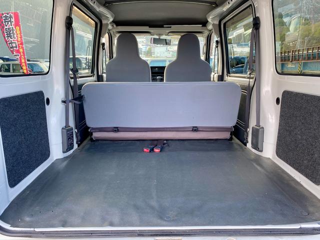 ハイゼットカーゴ ＤＸ　キーレスエントリー　両側スライドドア　ハロゲンヘッドライト　パートタイム４ＷＤ　純正スピーカー付きラジオ　パワーステアリング　パワーウインドウ　マニュアルエアコン（19枚目）