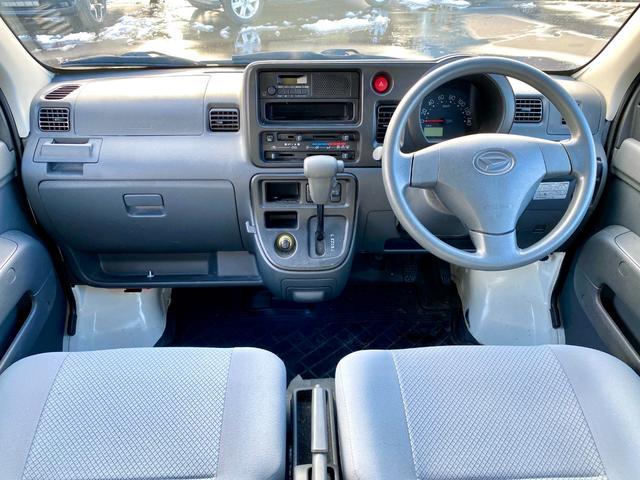 ハイゼットカーゴ ＤＸ　キーレスエントリー　両側スライドドア　ハロゲンヘッドライト　パートタイム４ＷＤ　純正スピーカー付きラジオ　パワーステアリング　パワーウインドウ　マニュアルエアコン（22枚目）