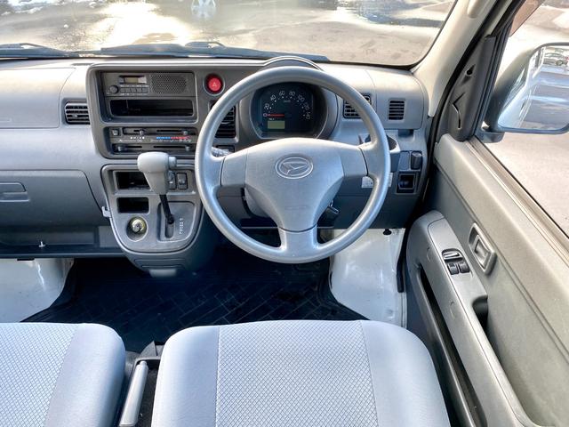 ハイゼットカーゴ ＤＸ　キーレスエントリー　両側スライドドア　ハロゲンヘッドライト　パートタイム４ＷＤ　純正スピーカー付きラジオ　パワーステアリング　パワーウインドウ　マニュアルエアコン（23枚目）