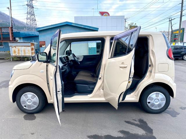 ＭＲワゴン Ｇ　キーレスエントリー　電動格納ミラー　シートヒーター　社外ナビゲーション　マニュアルエアコン　ハロゲンヘッドライト　フロントフォグランプ　フルタイム４ＷＤ（6枚目）