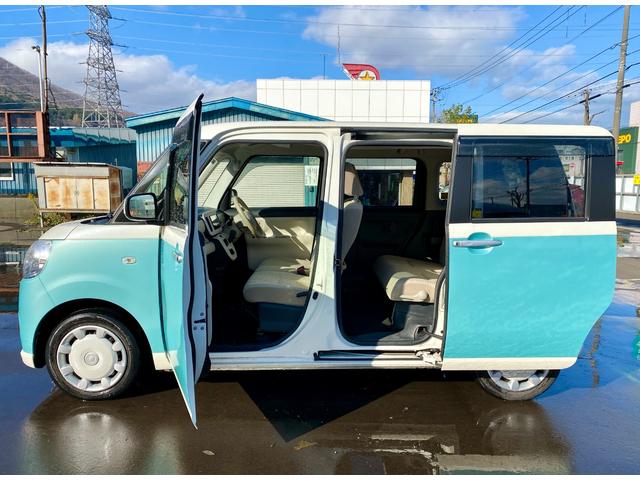 ムーヴキャンバス Ｘ　ＳＡＩＩＩ　スマートアシスト　スマートキー　プッシュスタート　両側電動スライドドア　電動格納ミラー　社外ナビゲーション　バックカメラ　アイドリングストップ　横滑り防止　フルタイム４ＷＤ（6枚目）