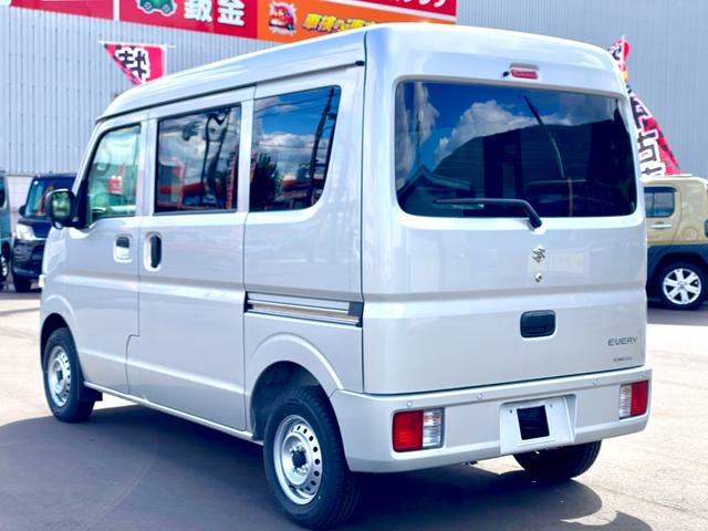 エブリイ ＰＡリミテッド　届出済み未使用車　デュアルカメラブレーキサポート　キーレスエントリー　パワーウインドウ　マニュアルエアコン　ＵＳＢポート　パートタイム４ＷＤ　アイドリングストップ　クリアランスソナー（7枚目）