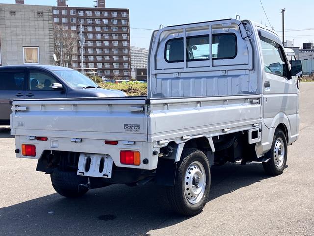 キャリイトラック ＫＣパワステ農繁仕様　パワーステアリング　ハロゲンヘッドライト　５速マニュアル　横滑り防止　デフロック　エアバッグ　パートタイム４ＷＤ　純正スピーカー付きラジオ（9枚目）