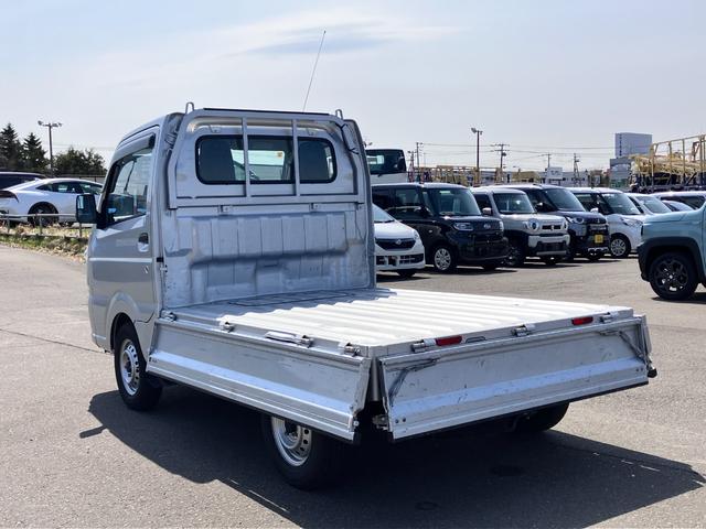 キャリイトラック ＫＣパワステ農繁仕様　パワーステアリング　ハロゲンヘッドライト　５速マニュアル　横滑り防止　デフロック　エアバッグ　パートタイム４ＷＤ　純正スピーカー付きラジオ（13枚目）