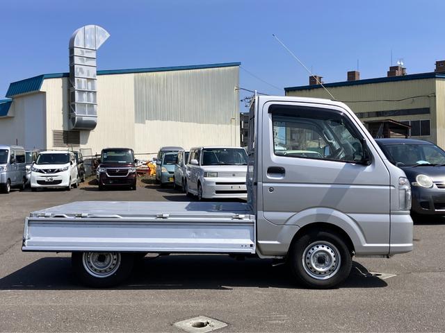 キャリイトラック ＫＣパワステ農繁仕様　パワーステアリング　ハロゲンヘッドライト　５速マニュアル　横滑り防止　デフロック　エアバッグ　パートタイム４ＷＤ　純正スピーカー付きラジオ（16枚目）