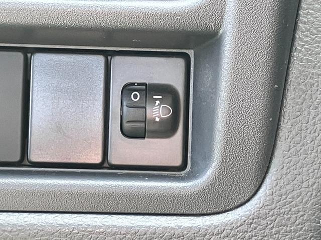 キャリイトラック ＫＣパワステ農繁仕様　パワーステアリング　ハロゲンヘッドライト　５速マニュアル　横滑り防止　デフロック　エアバッグ　パートタイム４ＷＤ　純正スピーカー付きラジオ（27枚目）