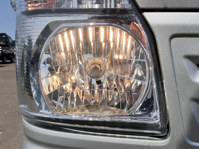 キャリイトラック ＫＣパワステ農繁仕様　パワーステアリング　ハロゲンヘッドライト　５速マニュアル　横滑り防止　デフロック　エアバッグ　パートタイム４ＷＤ　純正スピーカー付きラジオ（32枚目）